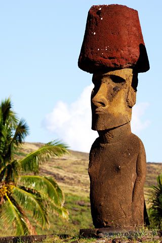 IPQ06_123-moai-pukao.jpg