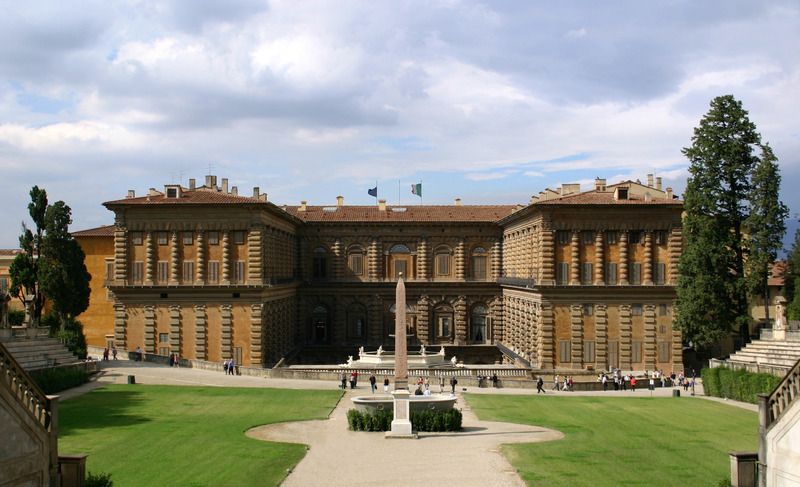 Palazzo_Pitti_Gartenfassade_Florenz.jpg