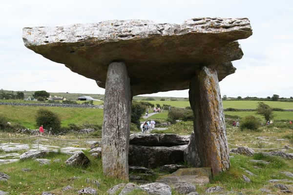 dolmen-1301c07.jpg